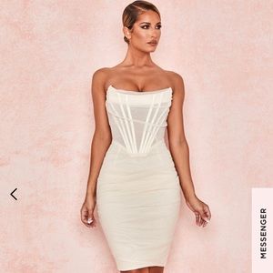 IVORY MESH STRAPLESS CORSET DRESS